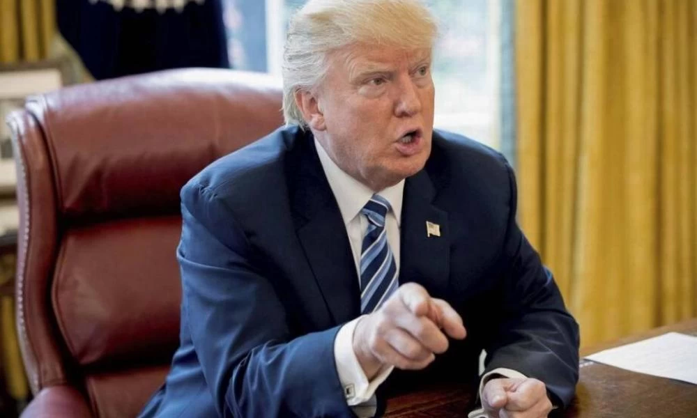 Ο Τραμπ καθαίρεσε τον διευθυντή της Υπηρεσίας Κυβερνοασφάλειας